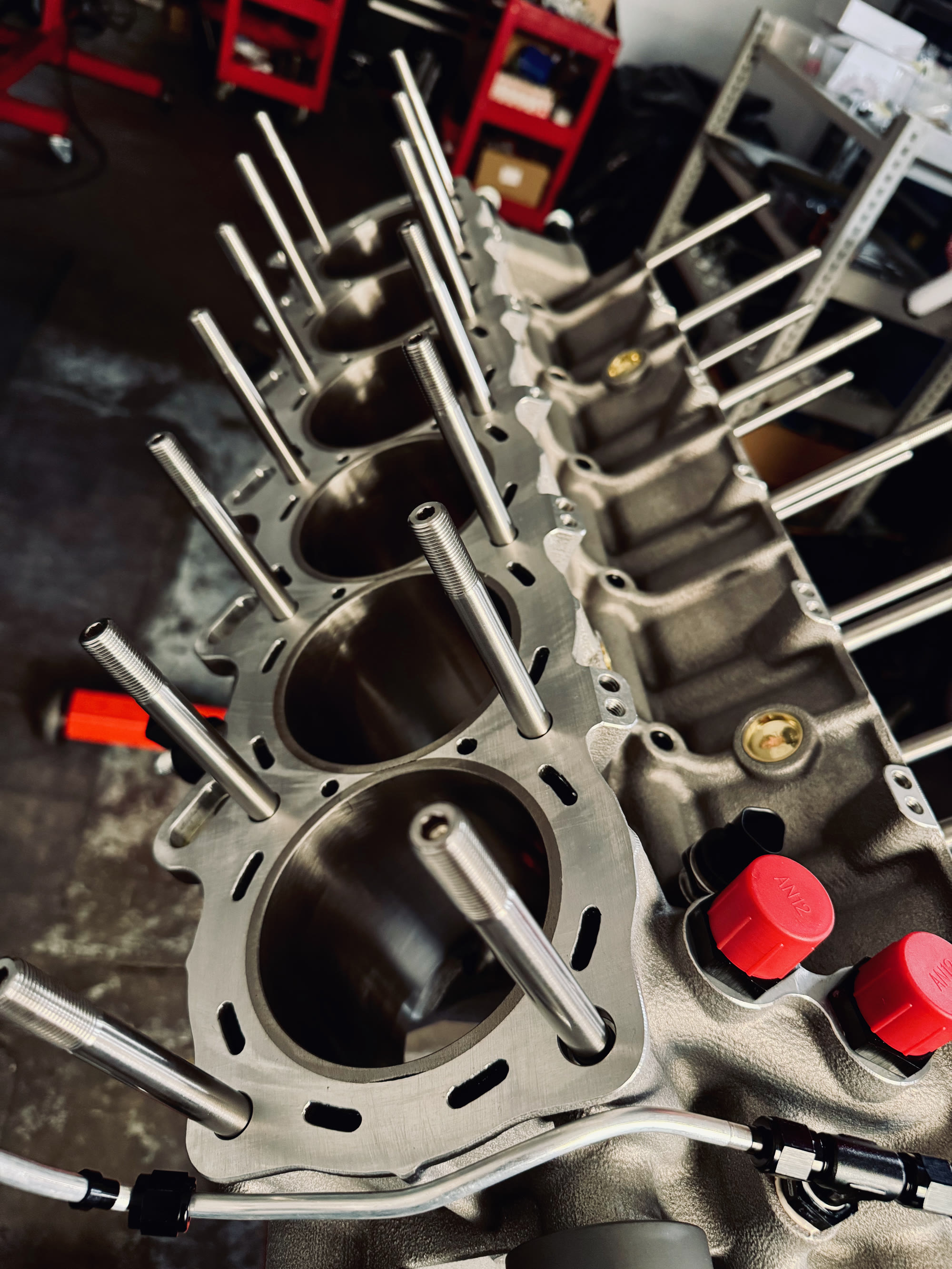 Nilu27 / Hartley V12